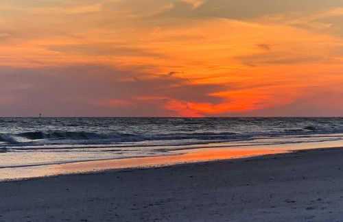 Bright Coastal Condo Walk to Lido Key Beach! - Foto 30