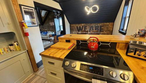 Stylish, Penn State-Themed Historic Getaway 2 Blocks from Waterfront - Photo 3