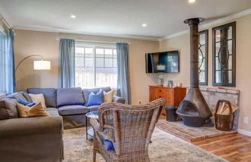 Spruce Beach Cottage - Walk to beach - Photo 5