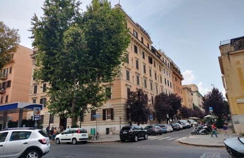 Val's Vatican Wall Apartment - Photo 3