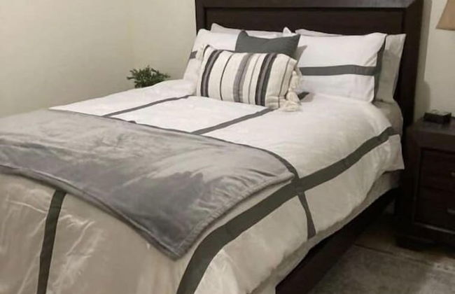 Eagle Pass Condo Rentals - Photo 9