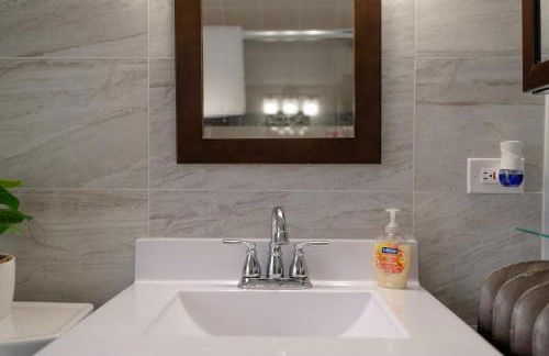 Relaxing Retreat in the Heart of Lombard With Laundry - Foto 35