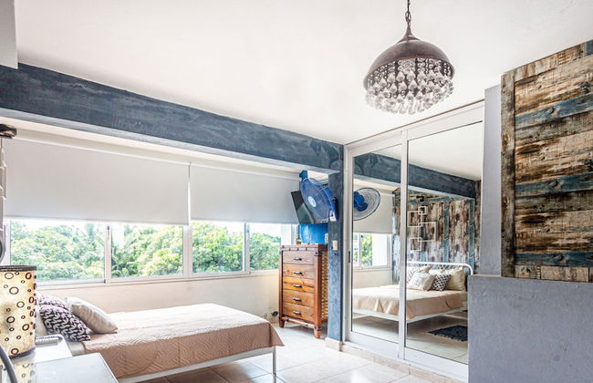 Artist's Loft With Private Jacuzzi & Roof Terrace - Photo 10