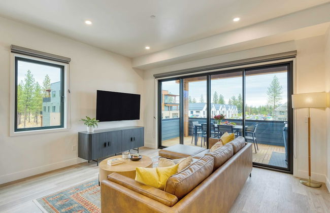 Sleeps 40! 8 Modern Units/20 Bdrs w/ Deck+hot Tub, 10mins to Downtown & Old Bend - Photo 2