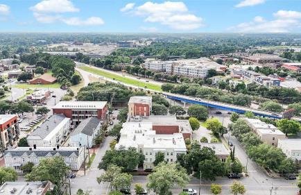 Walkable Historic District Stay 2 Units Sleeps 14 The Juliette by AvantStay - Foto 37