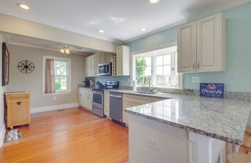 Pet-Friendly Home with Gazebo Minutes to Beach! - Foto 7