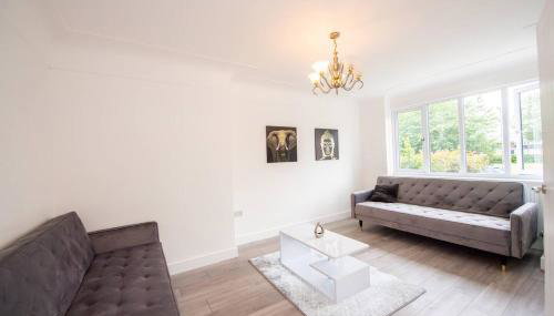 Spacious 3-Bed by Beatles Attractions & Transport - Foto 3