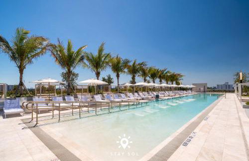 Chic 2BR Apartment Gym & Balcony Views - Foto 52