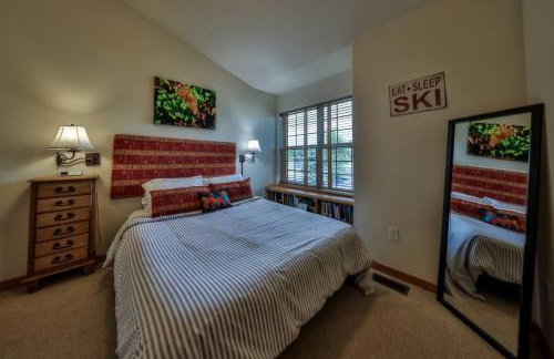 Mountain Bliss 3 BR Retreat With Views and Hot Tub - Foto 14