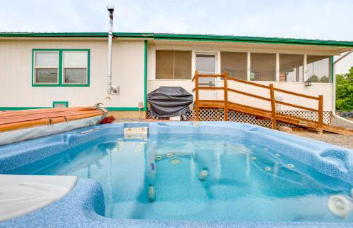 Hot Tub and Screened Porch Getaway in Montrose! - Foto 3