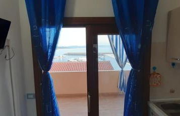 Fronte mare attico indipendente ed esclusivo con terrazza panoramica - Foto 4