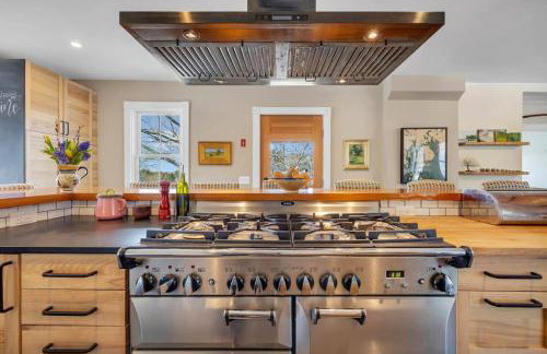 Sugar Maple Farm near Acadia - 5 Bedrooms, 5 Beds with FirePit and Large Deck - Foto 12