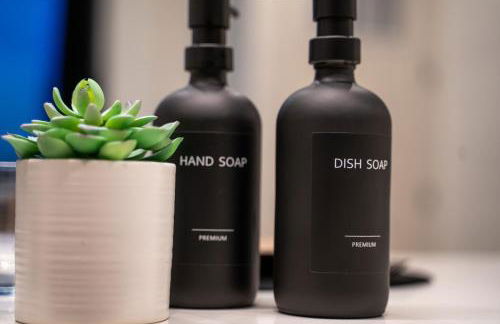 Luxury Lookout with NYC view, 2BR plus Free Parking, Sleeps 8, 20 Percent Off - Foto 48