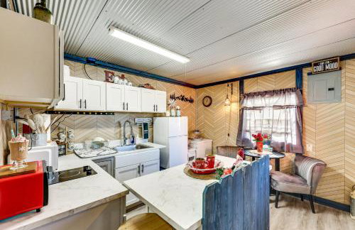 Gym Access On-Site: Cabin w/ Deck in Red Oak! - Foto 1