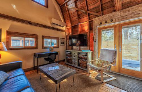 Hear the waves of Lake MI from Hot Tub - Dog Friendly - Foto 5