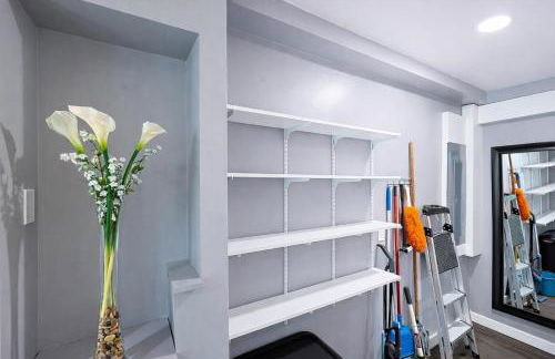 Stylish and Pet-Friendly Apartment in Beacon - Photo 14