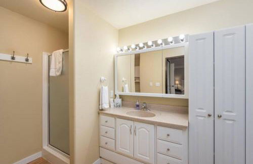 Edgewater Paradise HotTub Private Dock & Game Room - Foto 26