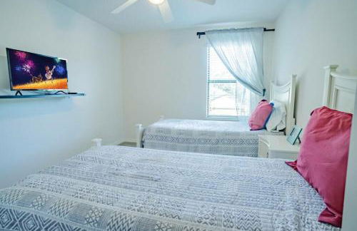 Cozy Villa w Private Pool Game room 1056 - Foto 16