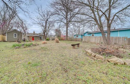 Historic Cabin with Yard 1 Mi to Lake Spavinaw! - Foto 23