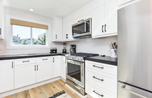 BRAND NEW Luxury 1 Bedroom Condo Steps from the Beach - Foto 15