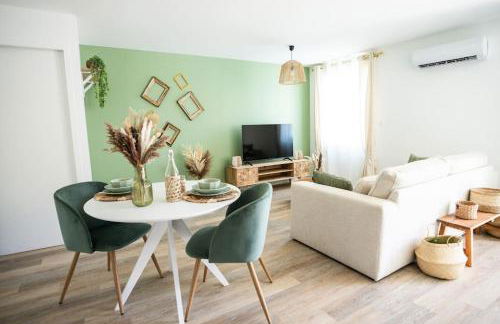 NUXIA Suites&SPA L'Abohème Chic - Foto 1