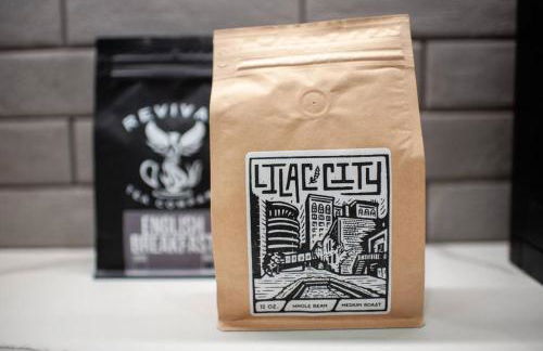 Walkable Downtown Loft with King Bed & Self Check in - Foto 21