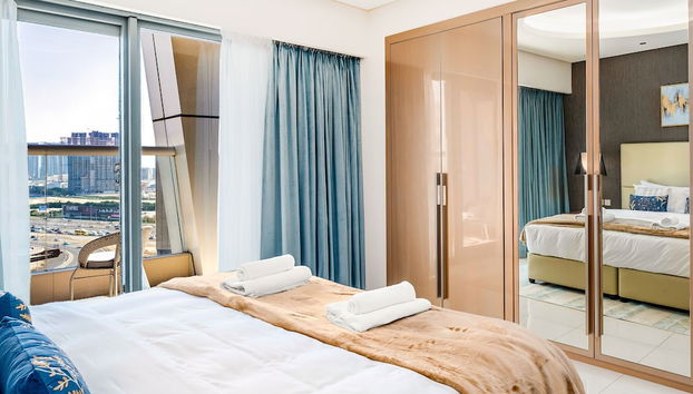 Glamorous 2BR in Damac Paramount Tower - Foto 4, Habitación