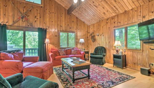 Serene Sky Valley Family Chalet with Fireplace - Foto 4