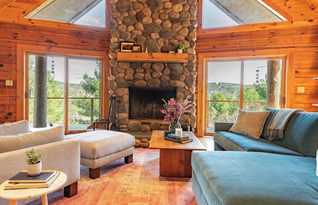 Secluded w/ Deck Views, Hot Tub, & Ping Pong Hudson in the Berks by Avantstay - Foto 2