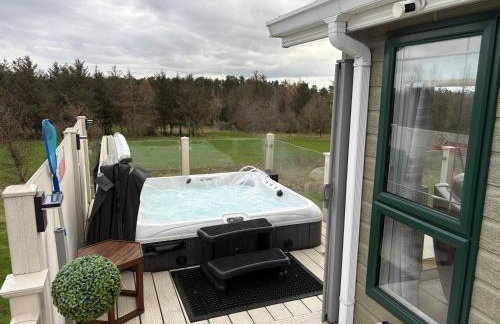 Hot Tub Lodge with Panoramic Views & Free Golf - Foto 5