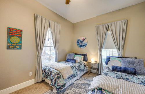 Artsy Bungalow with Yard in Dtwn San Antonio - Foto 17