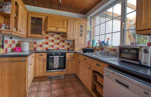 Large character home, hot tub, beach 5 min walk - Foto 8