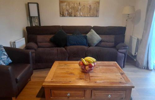 Silverstone White House - Photo 13