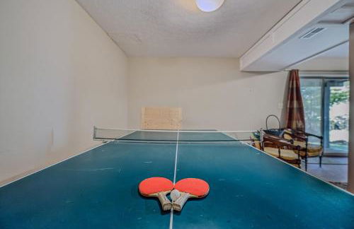 Mountain View Hideaway -- Pet Friendly, Grill, Wifi, Fire Pit, Deck, Screen Porch, Family Friendly, Game Room, Wood Stove - Foto 46