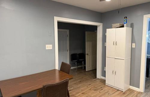 Stylish Remodeled 23 Large beds Near Elvis Presley - Foto 47