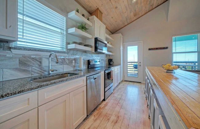 Sleeps 26 2 Homes w/ Waterfront Pool + Boat Dock Laguna Village Escape - Foto 65