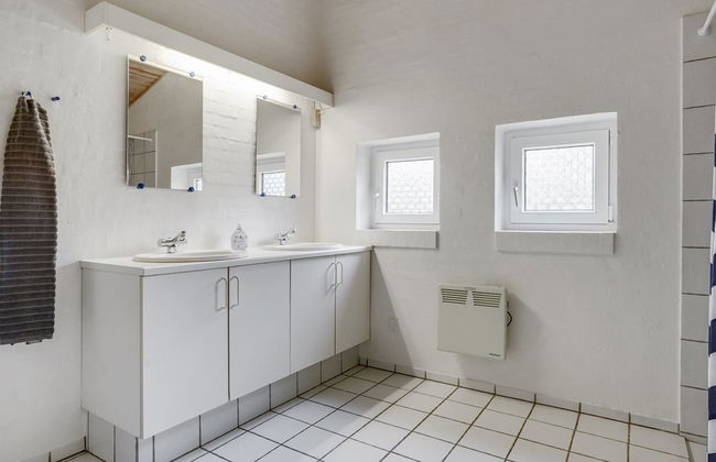 4 bedroom House in Toftlund with terrace - Photo 10