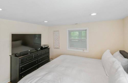 Apt with heated garage Libertyville Near Naval Base - Foto 8