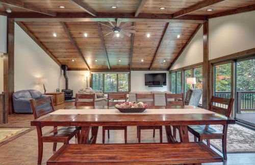 Impressive Presque Isle Lake House with Water Access - Foto 6