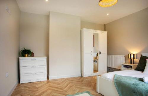 4 Bed Contractor Accommodation in Longbridge - Foto 16