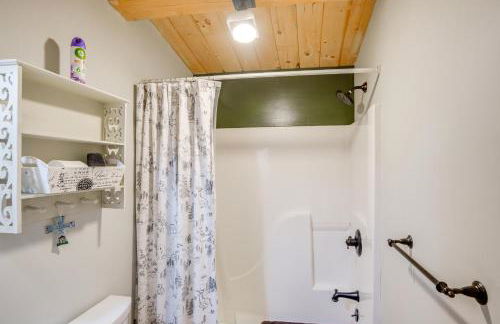 1 Mi to Mt Snow Luna Stella Home with Fireplace - Photo 15