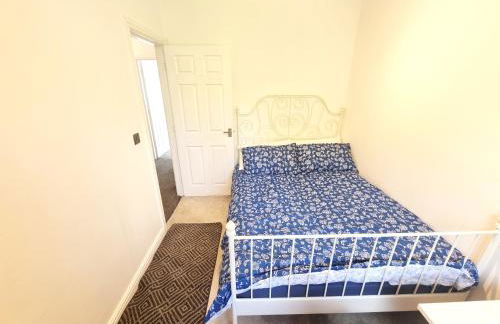 3 Bedroom House Perfect for Family Work Stays Easy Access to Manchester Oldham - Foto 36