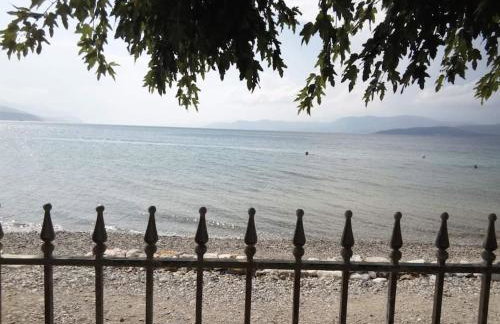 Παραθαλάσσιο διαμέρισμα με κήπο στον Αγιόκαμπο - Foto 5