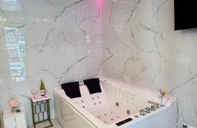 Jacuzzi Bliss by the Motława - Foto 26