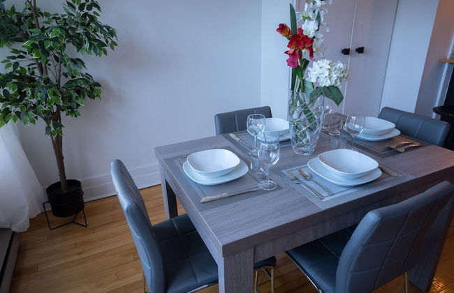 Stunning 2 Bedroom Apt! 3mins Walk From CDN Metro - Foto 37