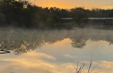 Private Tropical Waterfront Sanctuary w pool, hot tub & an island! Pet Friendly - Foto 9