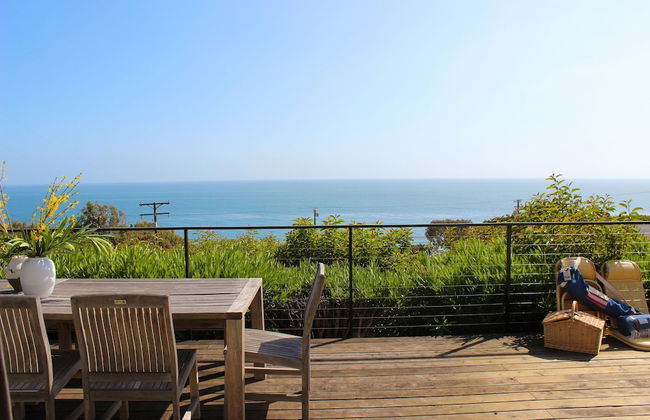Bluff by Avantstay Gorgeous Malibu Getaway w/ Hot Tub & Spectacular Ocean Views - Photo 20