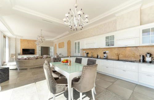 Gran Piscina Hidromasaje playa privada y sauna - Foto 11