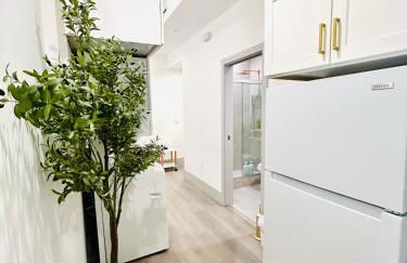 LA Modern Street View Glass Window 2BR - Foto 3