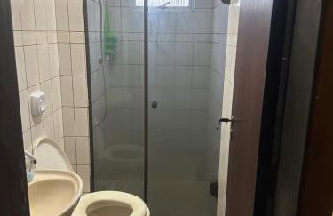 Apartamento 2 quartos, 5 pessoas, garagem, portaria e Wi-Fi - Foto 19